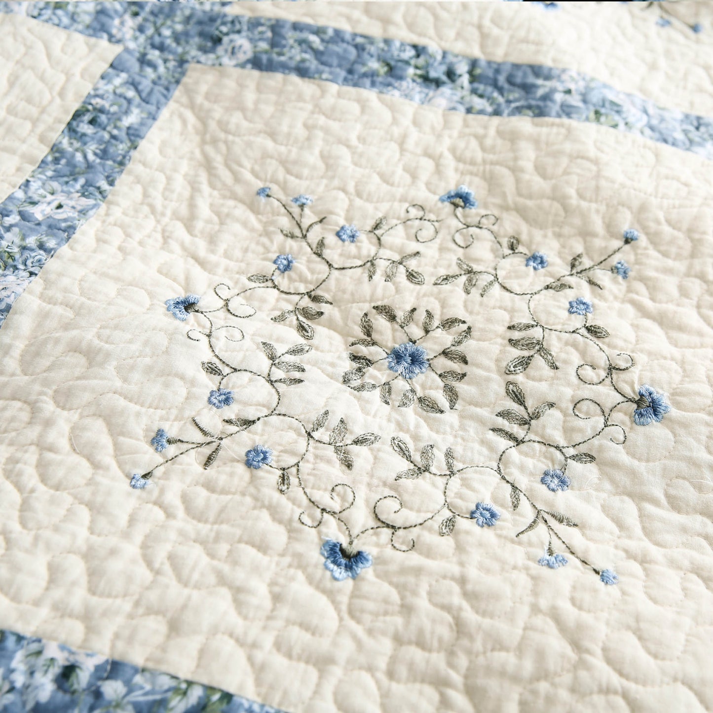 Kasentex 100% Cotton Summer Star Design Embroidered Patchwork Bedspread, Multi Blue