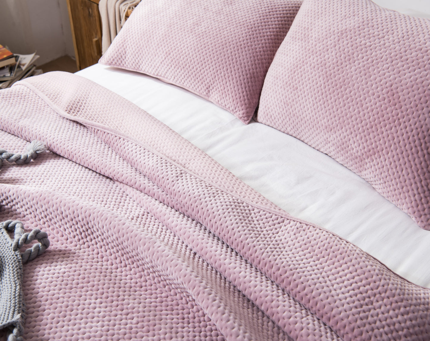 Kasentex All Season Cozy Velvet Quilt Set with Shams, Queen, King, Room Decor, Graduation Gifts