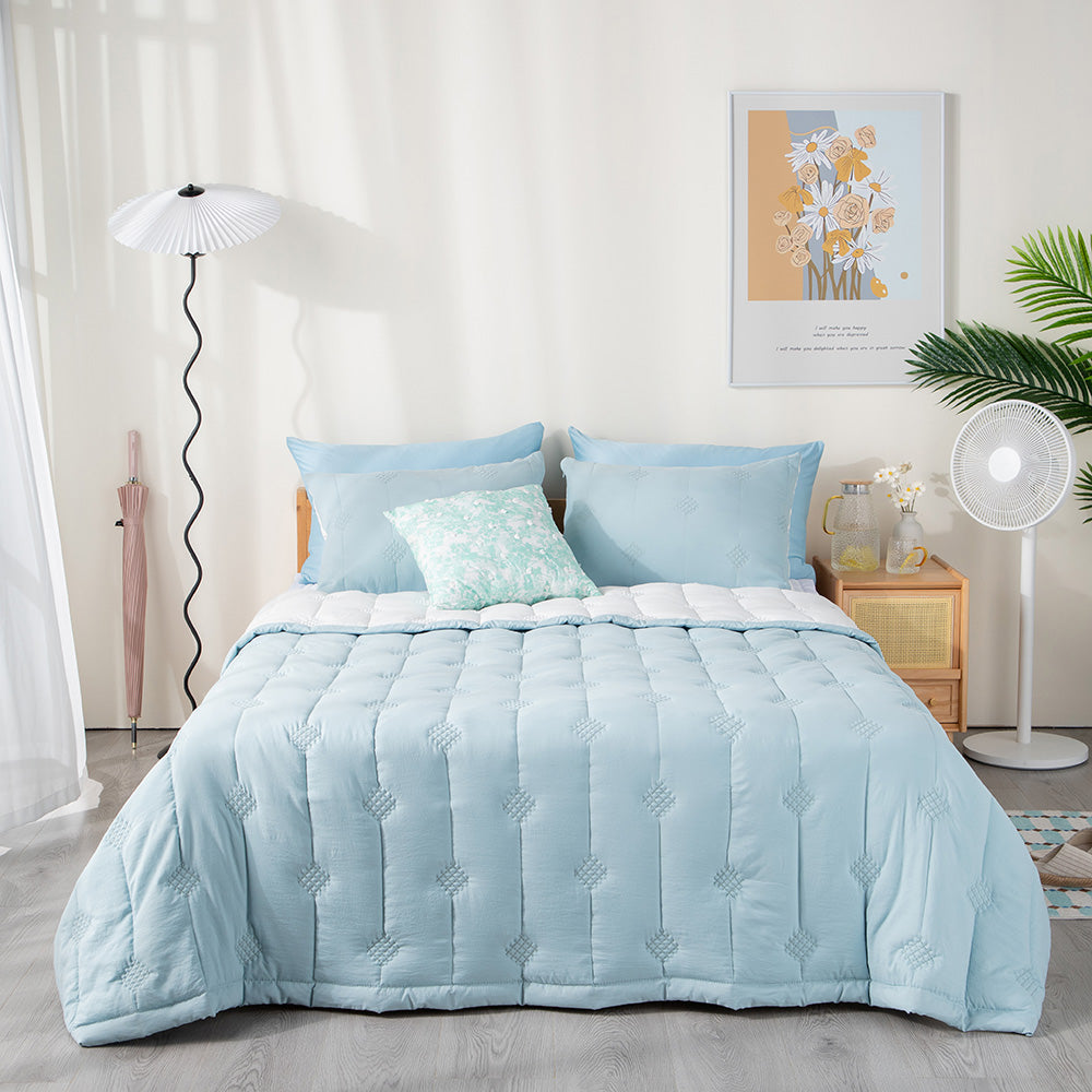 Kasentex Ultra Soft Lightweight All Season Quilt Bedspread Set, Room Decor, Graduation Gifts
