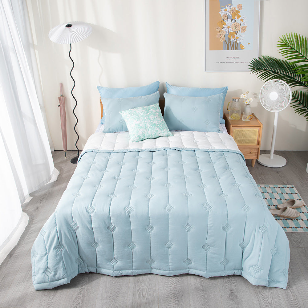 Kasentex Ultra Soft Lightweight All Season Quilt Bedspread Set, Room Decor, Graduation Gifts