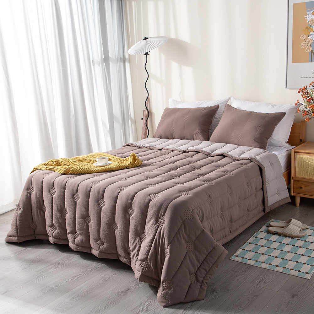Kasentex Ultra Soft Lightweight All Season Quilt Bedspread Set, Room Decor, Graduation Gifts