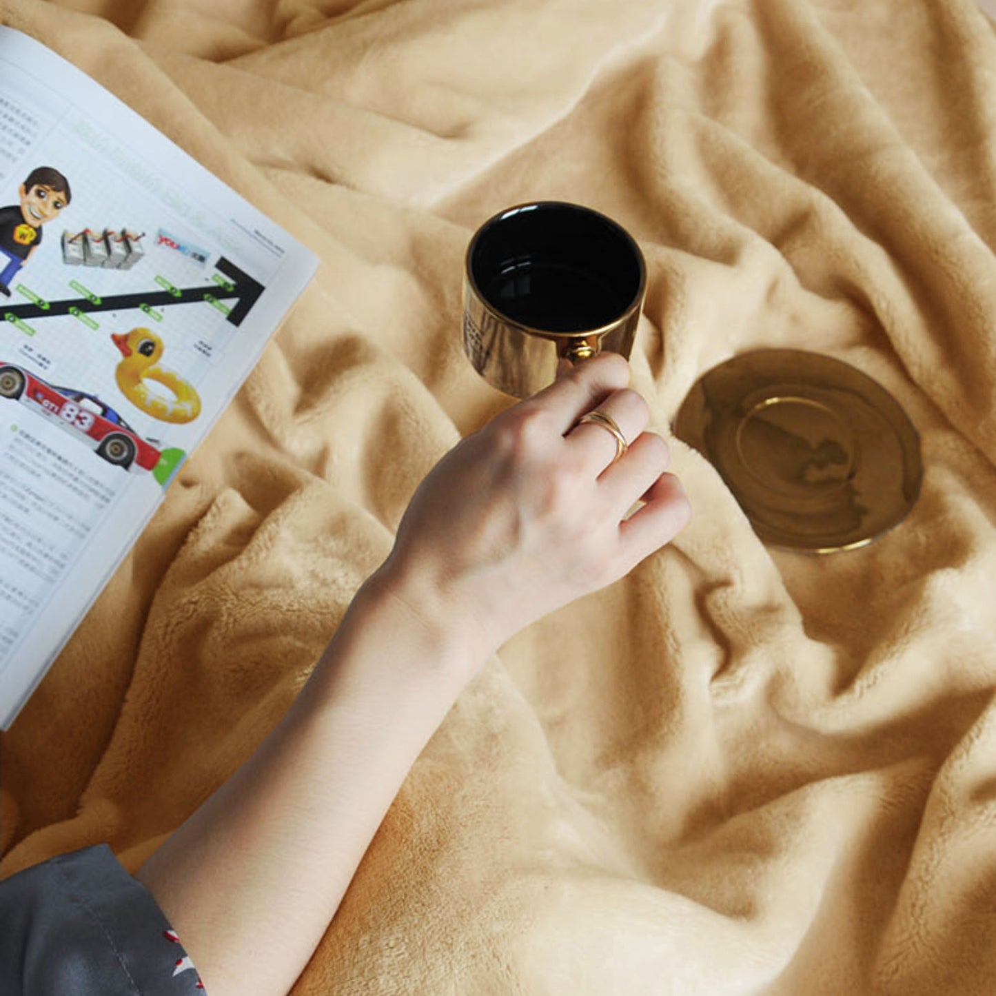 Kasentex Ultra Soft All Season Warm Fleece Throw Blanket, Beige or Brown