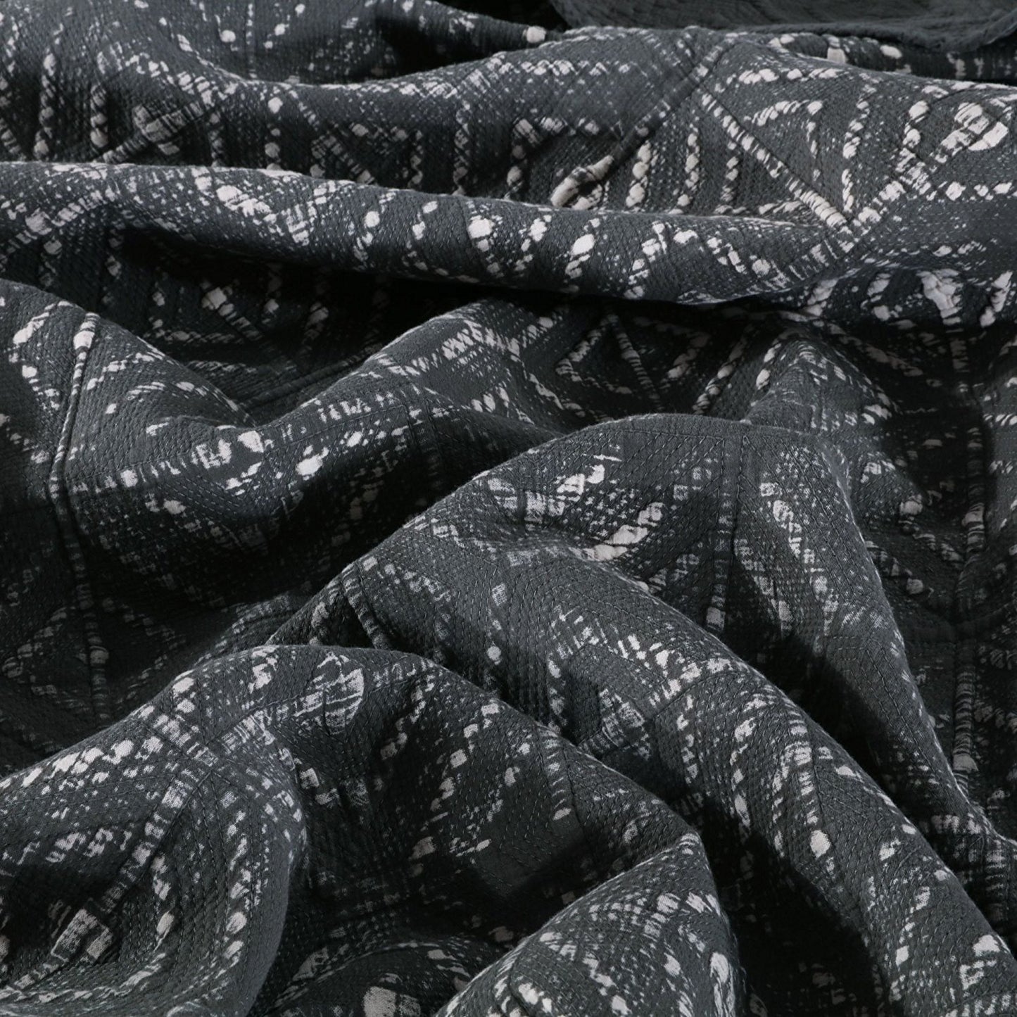 Kasentex Cozy Stonewashed Quilt Set, Navy Blue and White