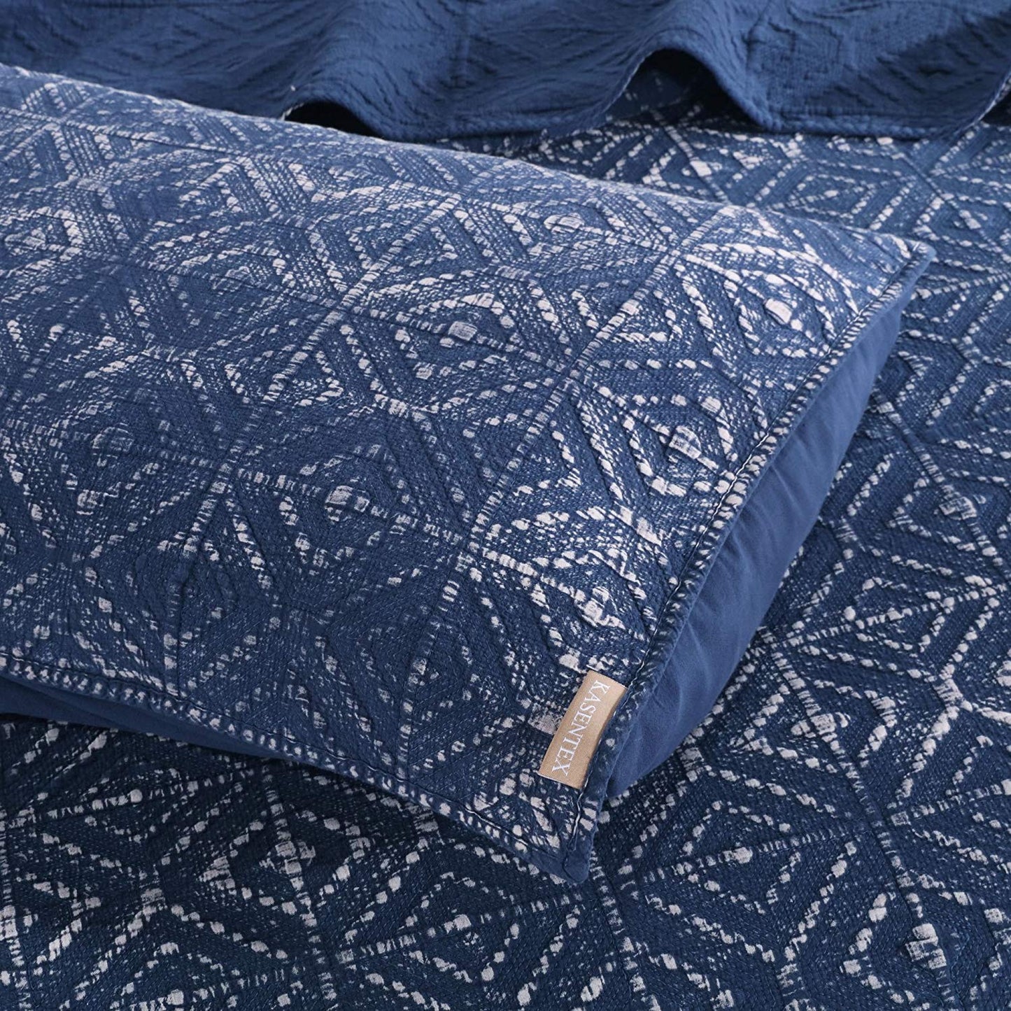 Kasentex Cozy Stonewashed Quilt Set, Navy Blue and White