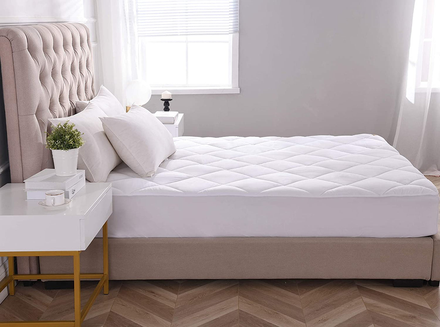 Kasentex Deluxe Fitted Mattress Pad Cover with Deep Pockets, White, Room Decor, Graduation Gifts