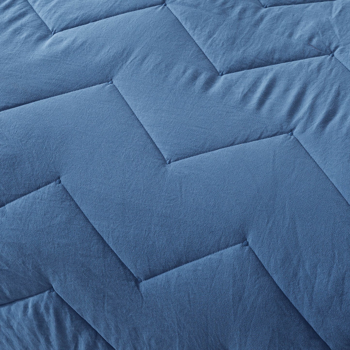 Kasentex All Season Ultra Soft Chevron Pattern Quilt Set, Blue or Grey, Room Decor, Graduation Gifts