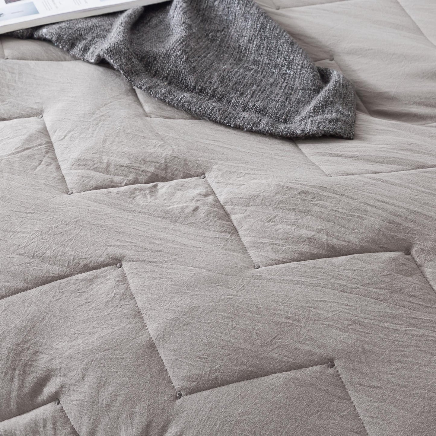 Kasentex All Season Ultra Soft Chevron Pattern Quilt Set, Blue or Grey, Room Decor, Graduation Gifts