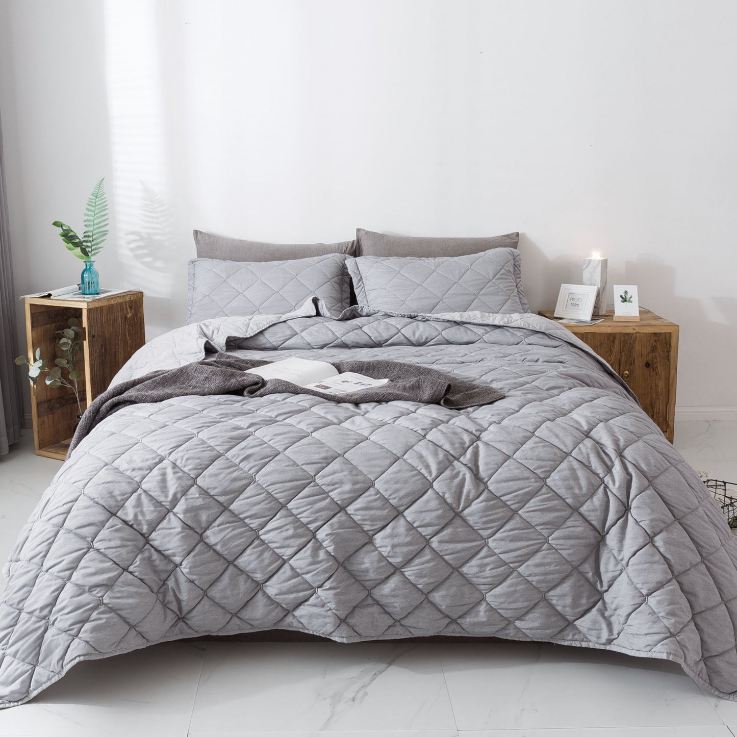 Kasentex Luxury Soft Prewashed Technique Quilt Set with Box and Stripe Design, Reversible with Shams - Kasentex