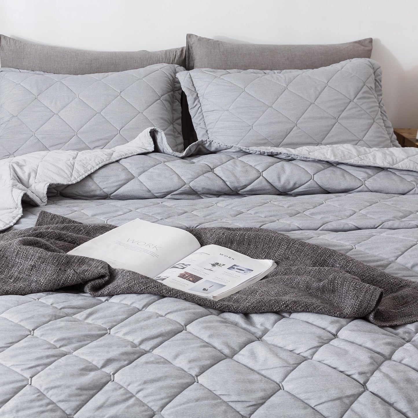 Kasentex Luxury Soft Prewashed Technique Quilt Set with Box and Stripe Design, Reversible with Shams - Kasentex