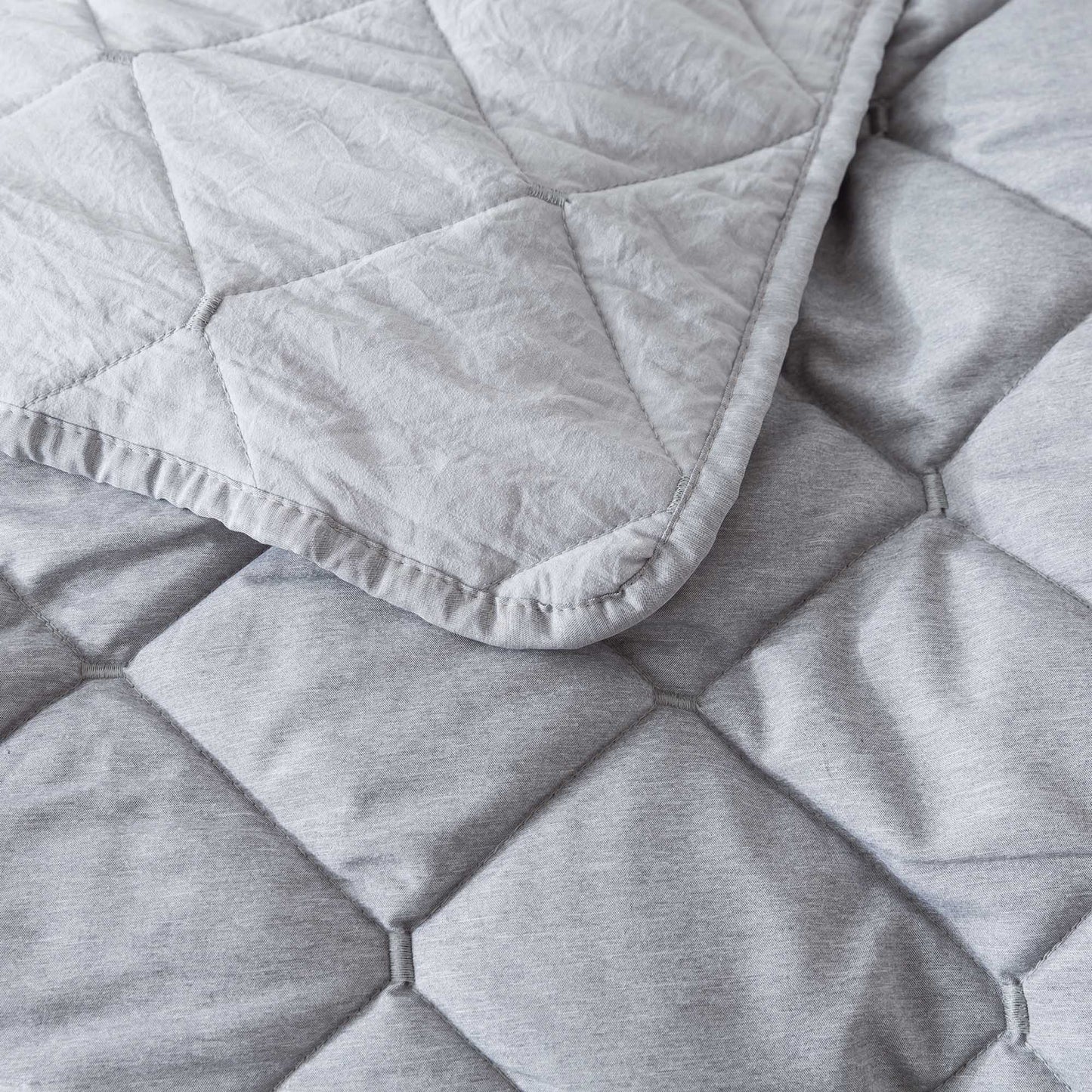 Kasentex Luxury Soft Prewashed Technique Quilt Set with Box and Stripe Design, Reversible with Shams - Kasentex