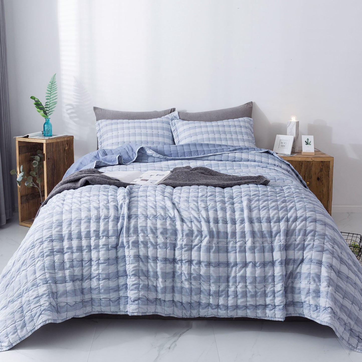 Kasentex Luxury Soft Prewashed Technique Quilt Set with Box and Stripe Design, Reversible with Shams - Kasentex