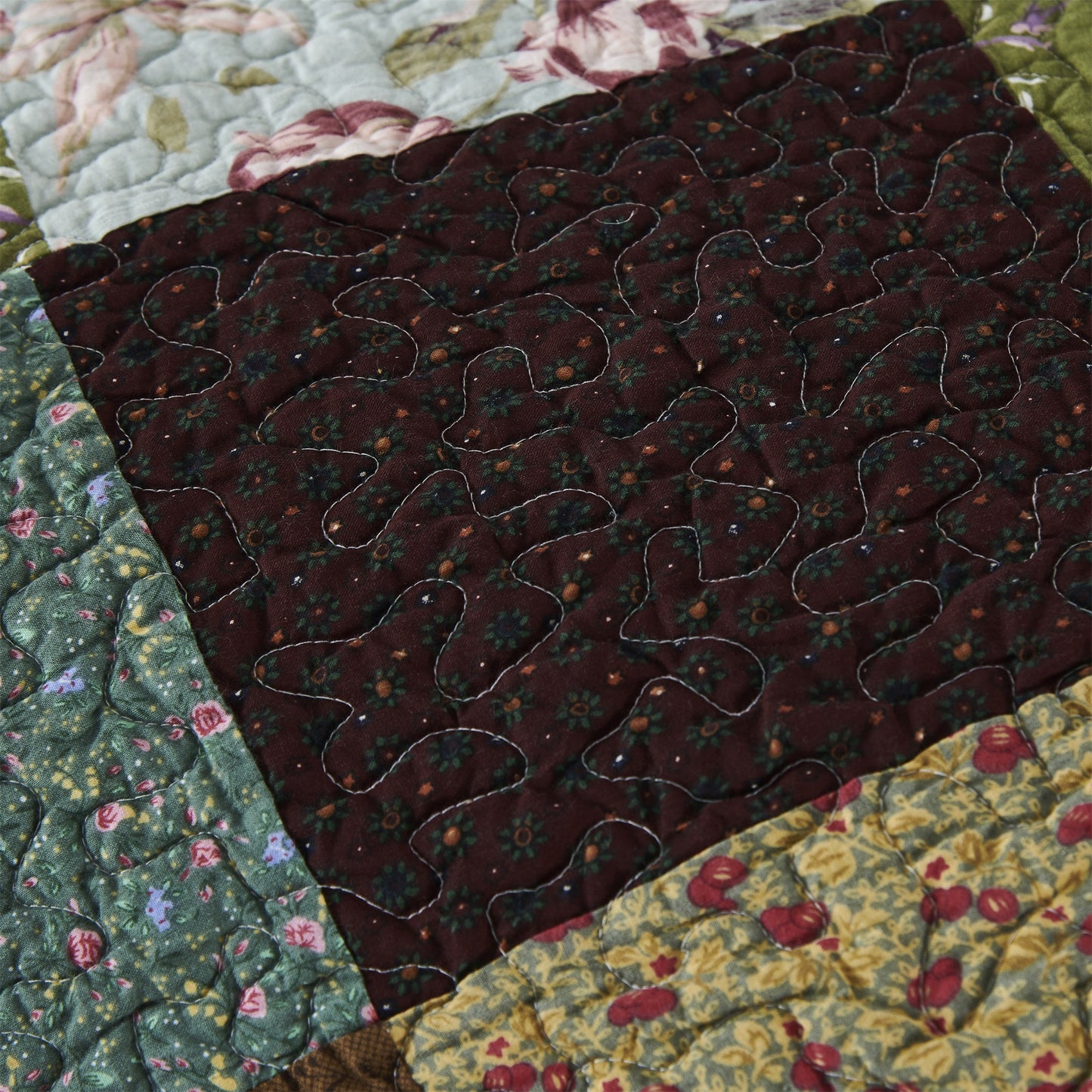 Kasentex Ultra Soft Floral Cotton Quilt with Decorative Patchwork, Boho Multicolor, Twin, Queen, King, Room Decor, Graduation Gifts