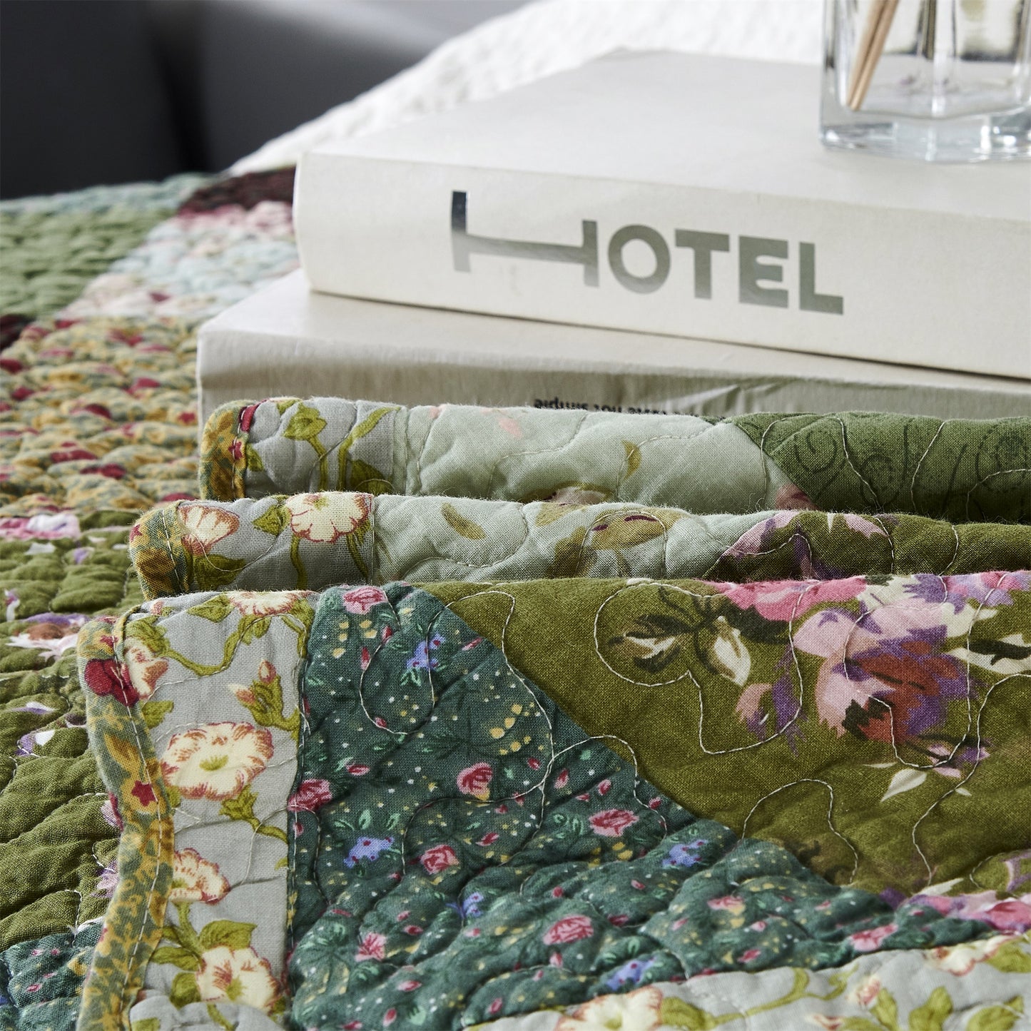 Kasentex Ultra Soft Floral Cotton Quilt with Decorative Patchwork, Boho Multicolor, Twin, Queen, King, Room Decor, Graduation Gifts