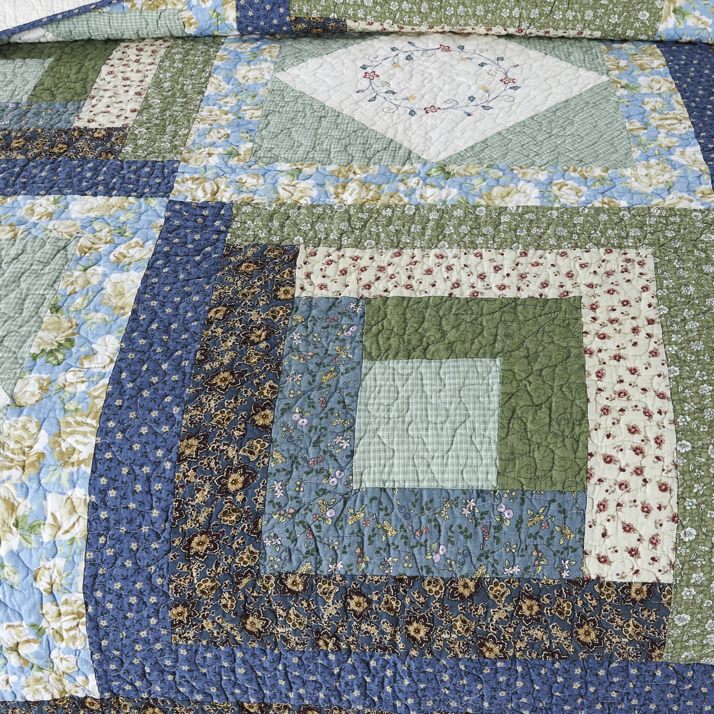 Kasentex Ultra Soft Floral Cotton Quilt with Decorative Patchwork, Boho Multicolor, Twin, Queen, King, Room Decor, Graduation Gifts