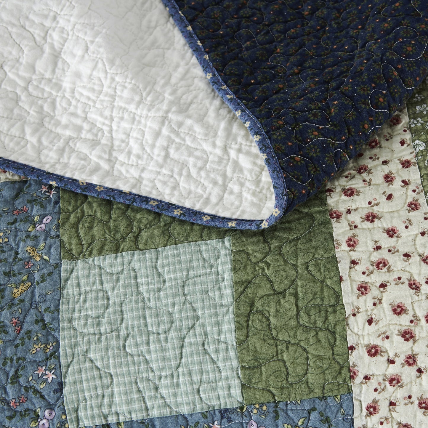 Kasentex Ultra Soft Floral Cotton Quilt with Decorative Patchwork, Boho Multicolor, Twin, Queen, King, Room Decor, Graduation Gifts