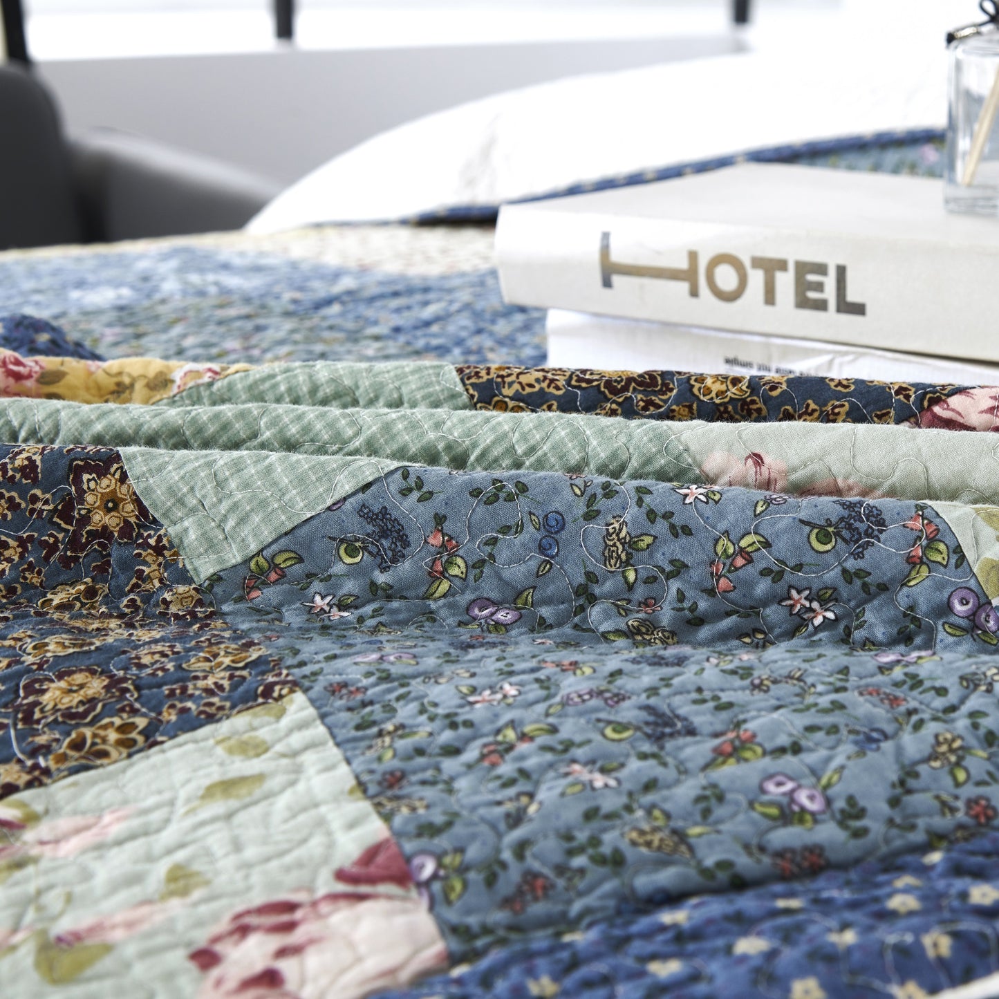 Kasentex Ultra Soft Floral Cotton Quilt with Decorative Patchwork, Boho Multicolor, Twin, Queen, King, Room Decor, Graduation Gifts