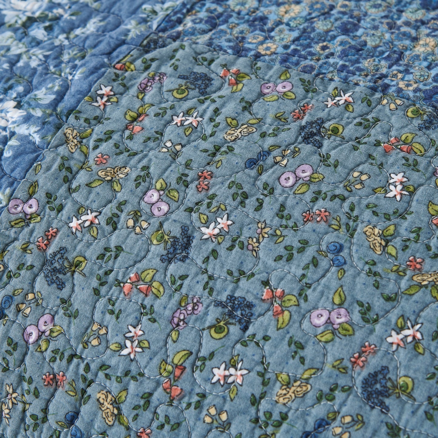 Kasentex Ultra Soft Floral Cotton Quilt with Decorative Patchwork, Boho Multicolor, Twin, Queen, King, Room Decor, Graduation Gifts