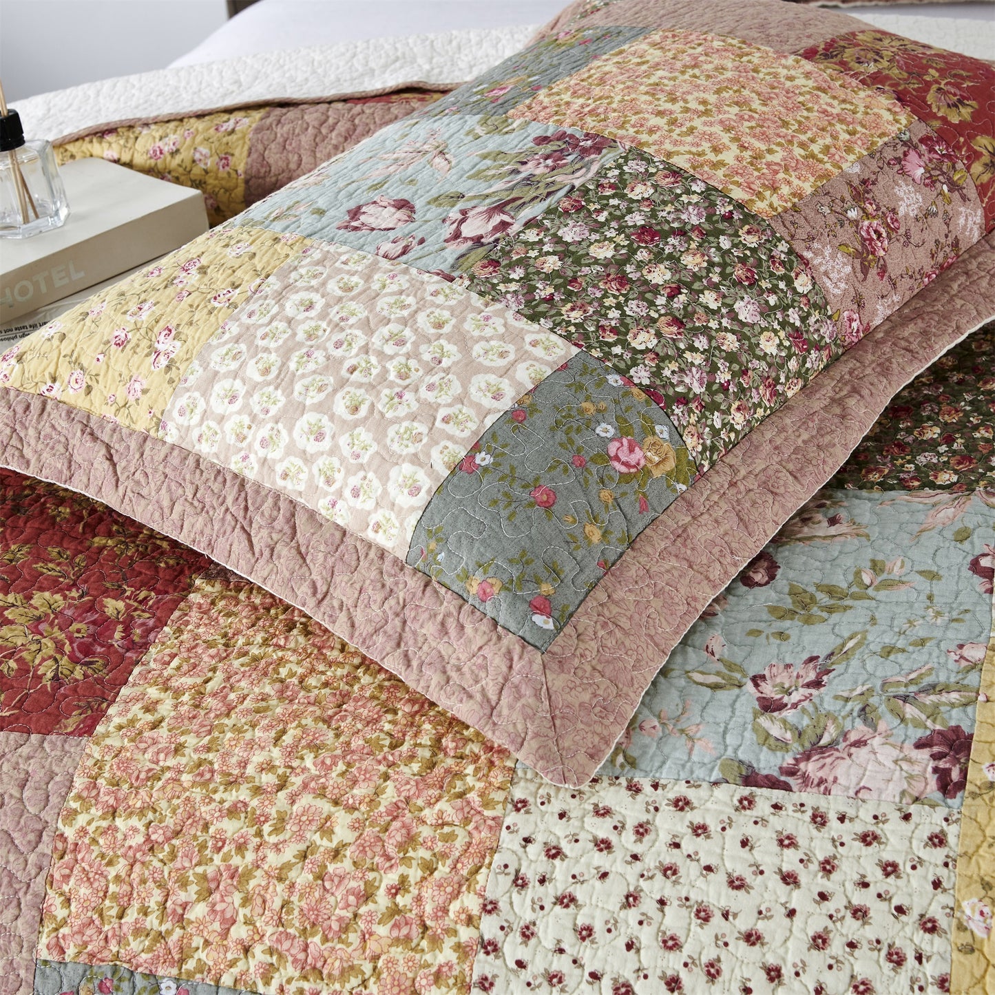 Kasentex Ultra Soft Floral Cotton Quilt with Decorative Patchwork, Boho Multicolor, Twin, Queen, King, Room Decor, Graduation Gifts