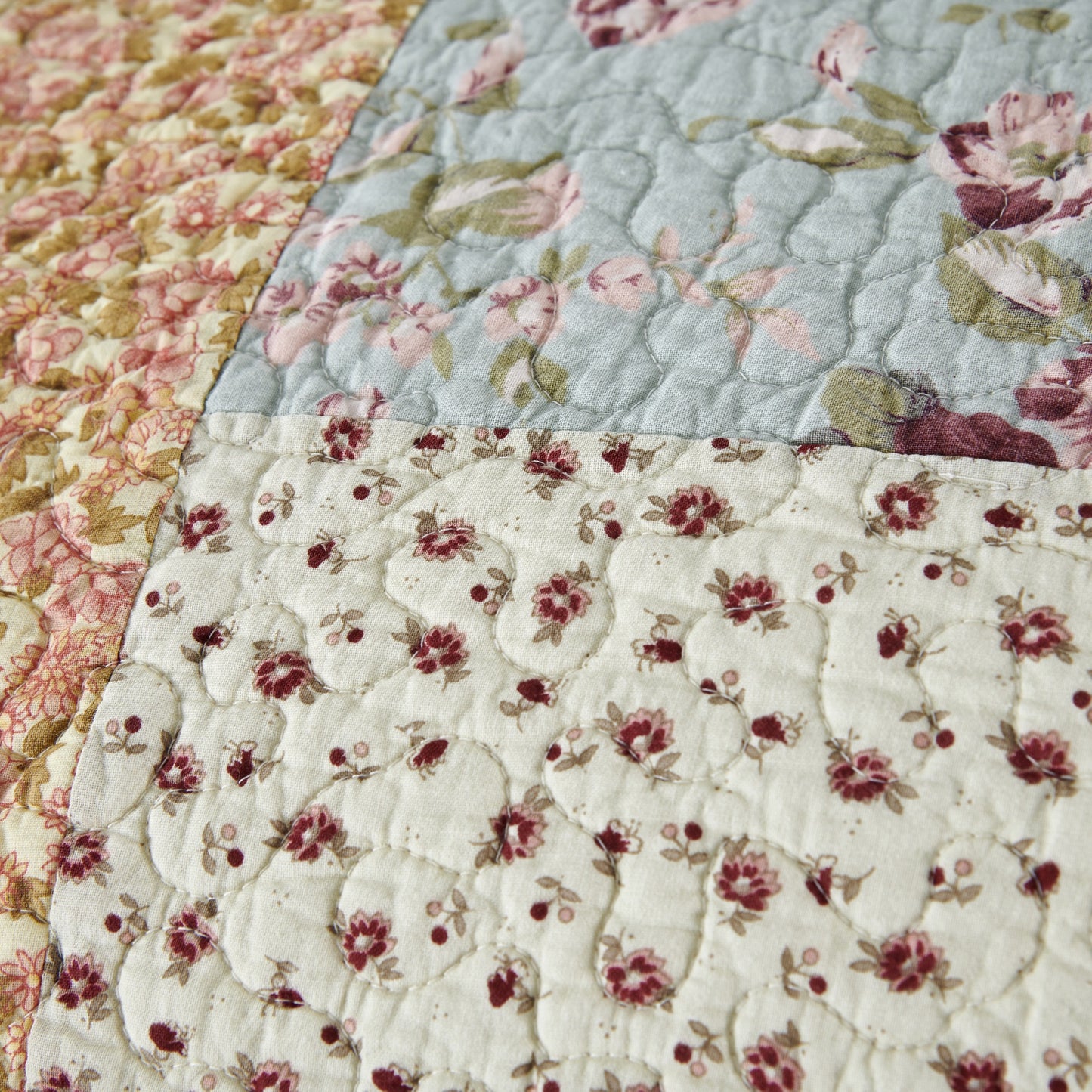 Kasentex Ultra Soft Floral Cotton Quilt with Decorative Patchwork, Boho Multicolor, Twin, Queen, King, Room Decor, Graduation Gifts