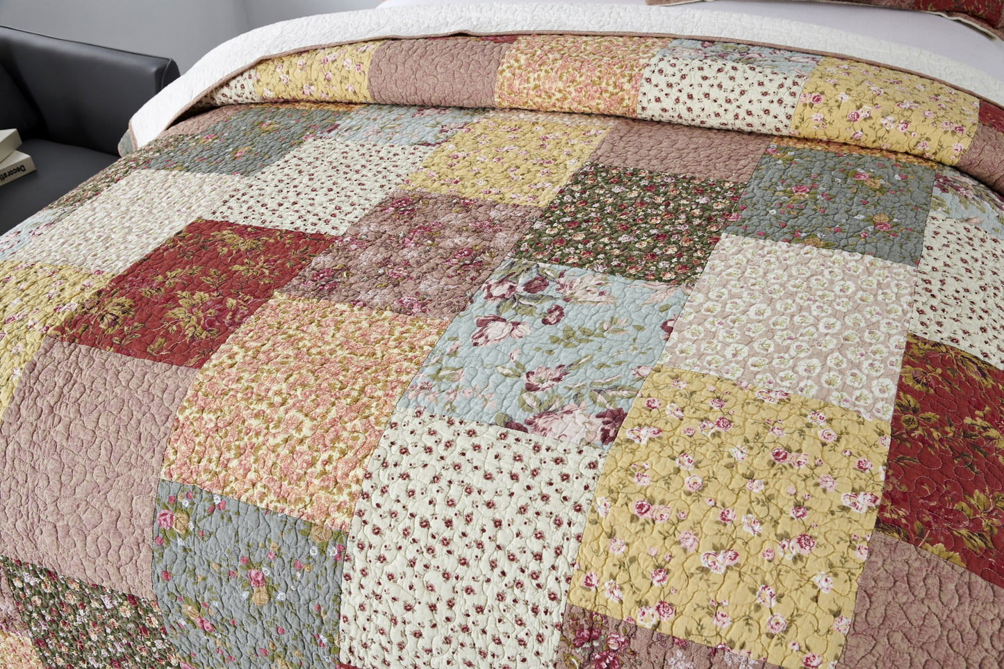 Kasentex Ultra Soft Floral Cotton Quilt with Decorative Patchwork, Boho Multicolor, Twin, Queen, King, Room Decor, Graduation Gifts