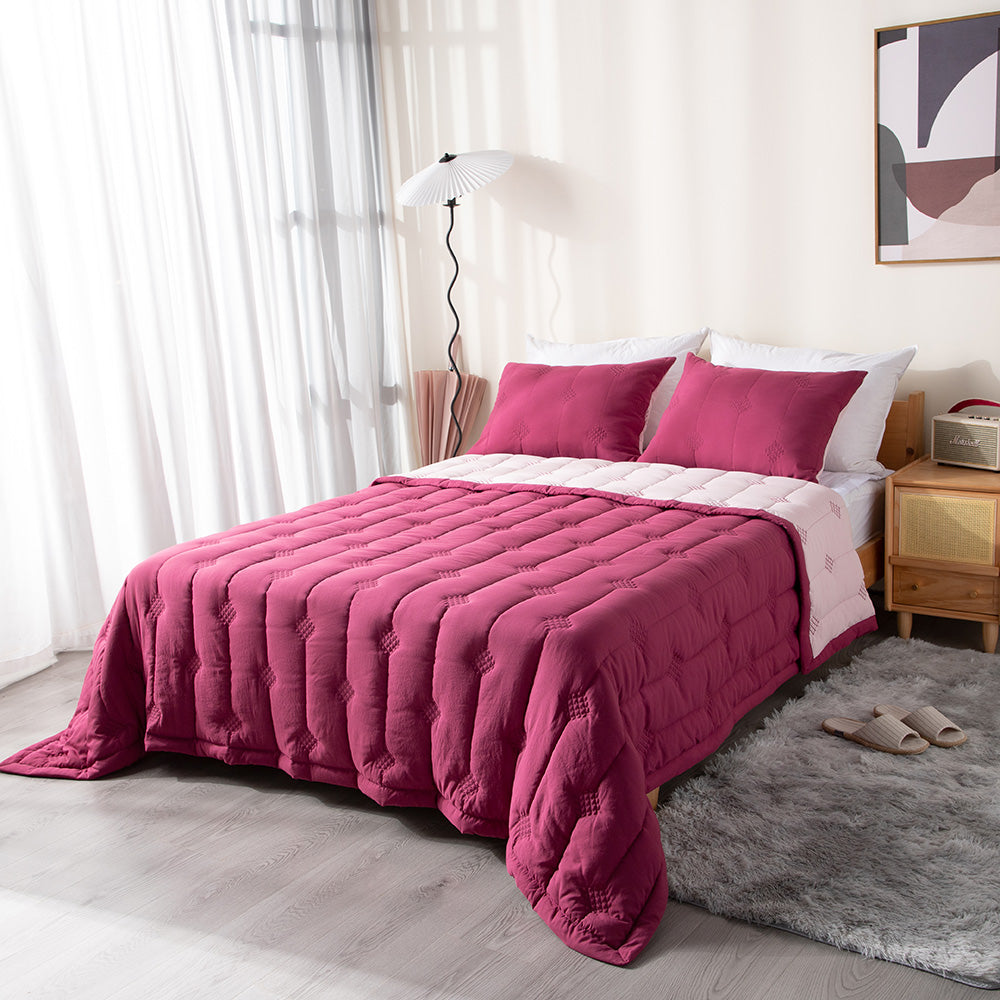 Kasentex Ultra Soft Lightweight All Season Quilt Bedspread Set, Room Decor, Graduation Gifts