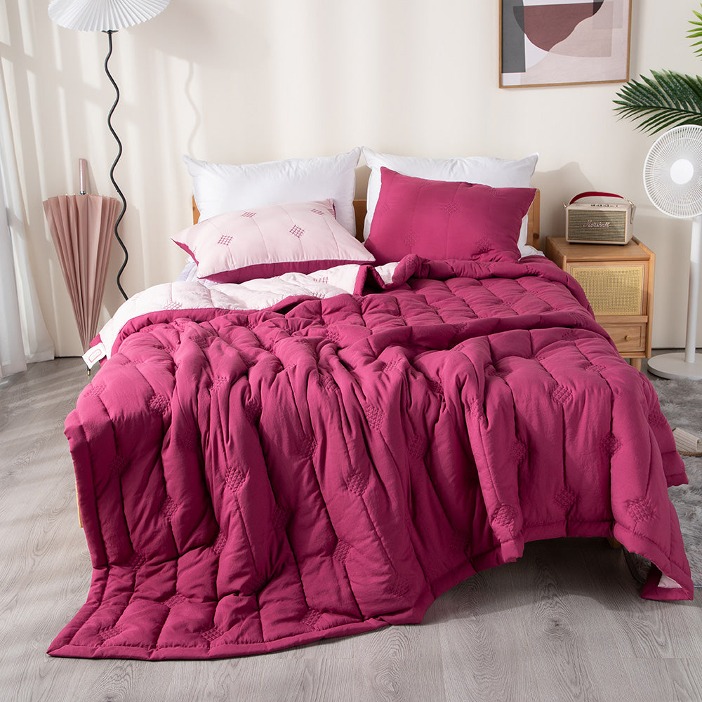 Kasentex Ultra Soft Lightweight All Season Quilt Bedspread Set, Room Decor, Graduation Gifts