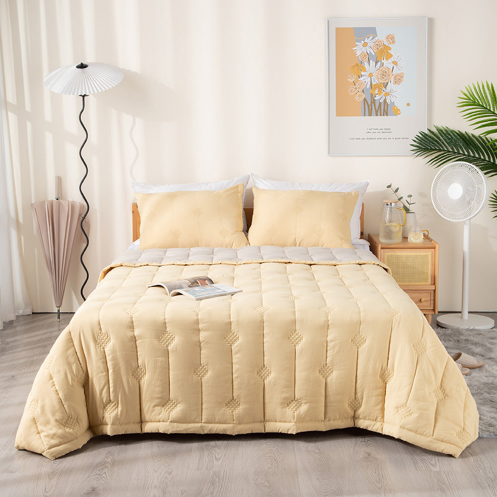 Kasentex Ultra Soft Lightweight All Season Quilt Bedspread Set, Room Decor, Graduation Gifts