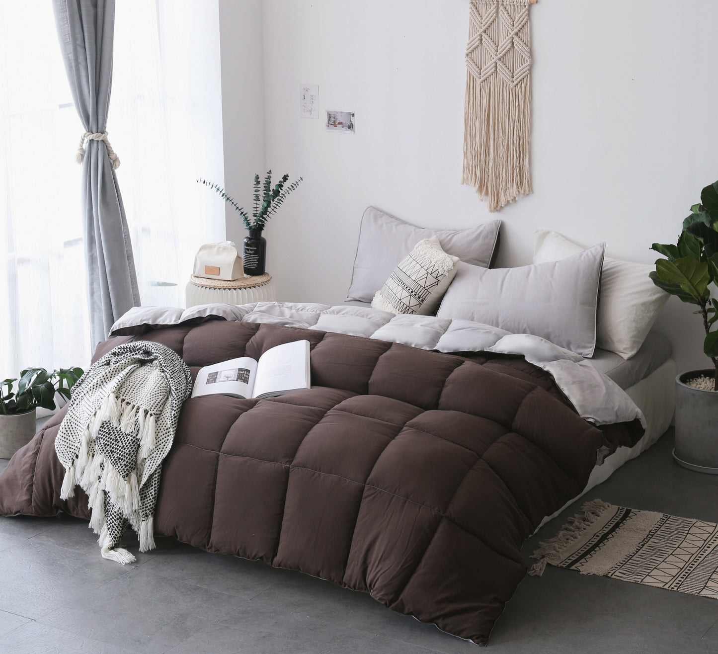 fall-bedding-soft-reversible-comforter-set-brown-silver-color