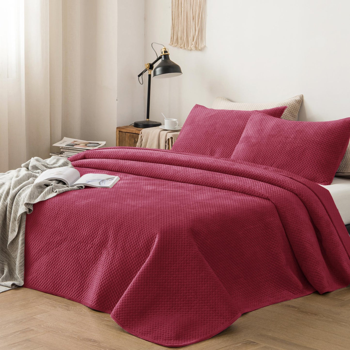 Cozy Velveteen Bedspread With Shams