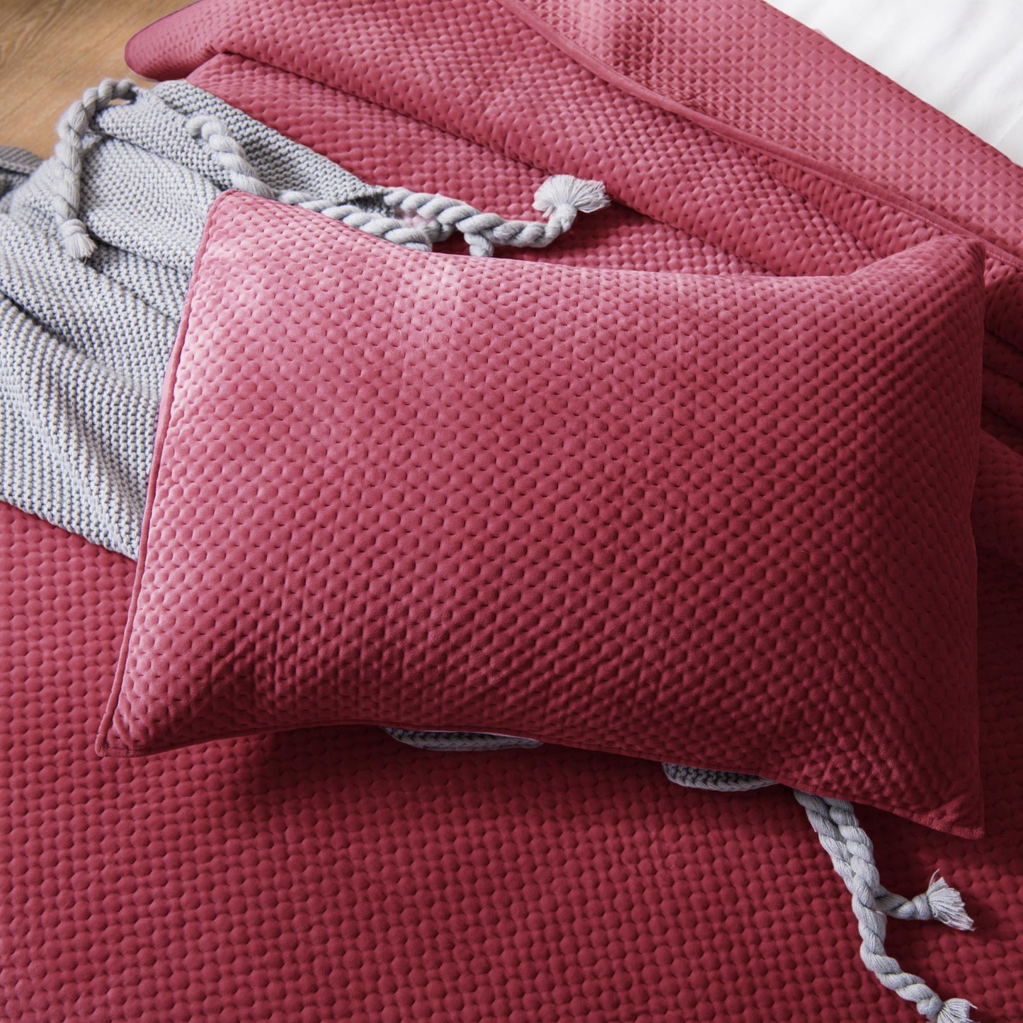 Cozy Velveteen Bedspread With Shams