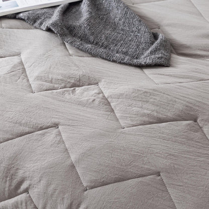 Kasentex All Season Ultra Soft Chevron Pattern Quilt Set, Blue or Grey, Room Decor, Graduation Gifts