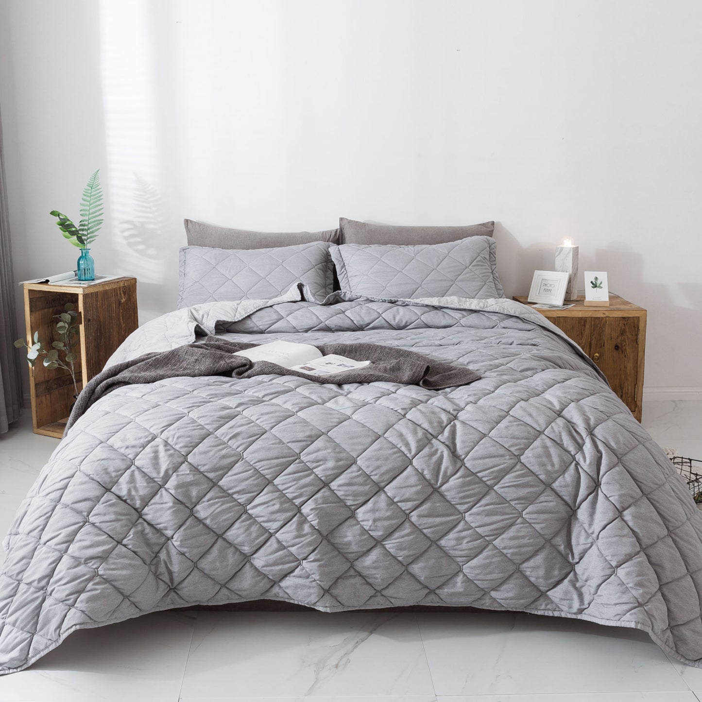 Kasentex Luxury Soft  Prewashed Technique Quilt Set with Box and Stripe Design, Reversible with Shams - Kasentex