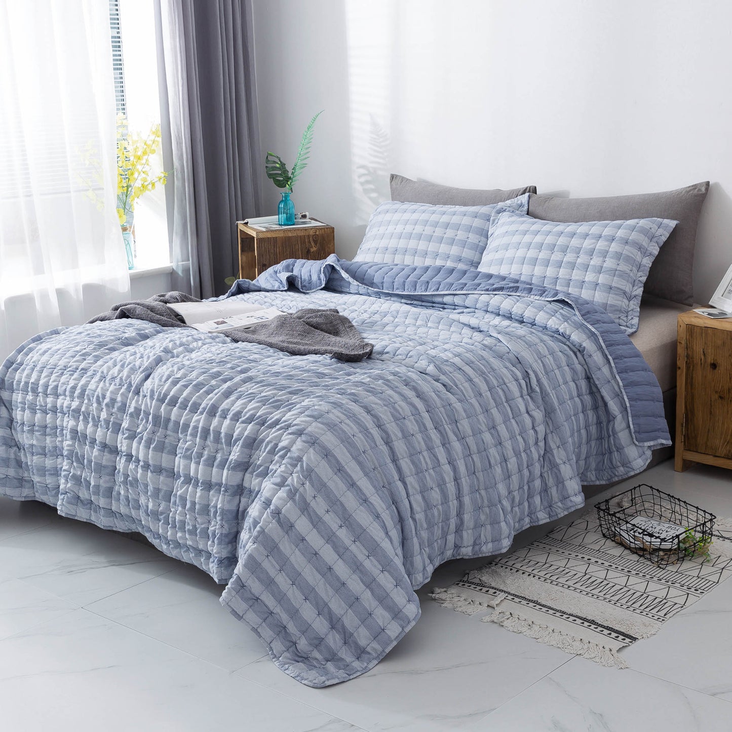 Kasentex Luxury Soft  Prewashed Technique Quilt Set with Box and Stripe Design, Reversible with Shams - Kasentex