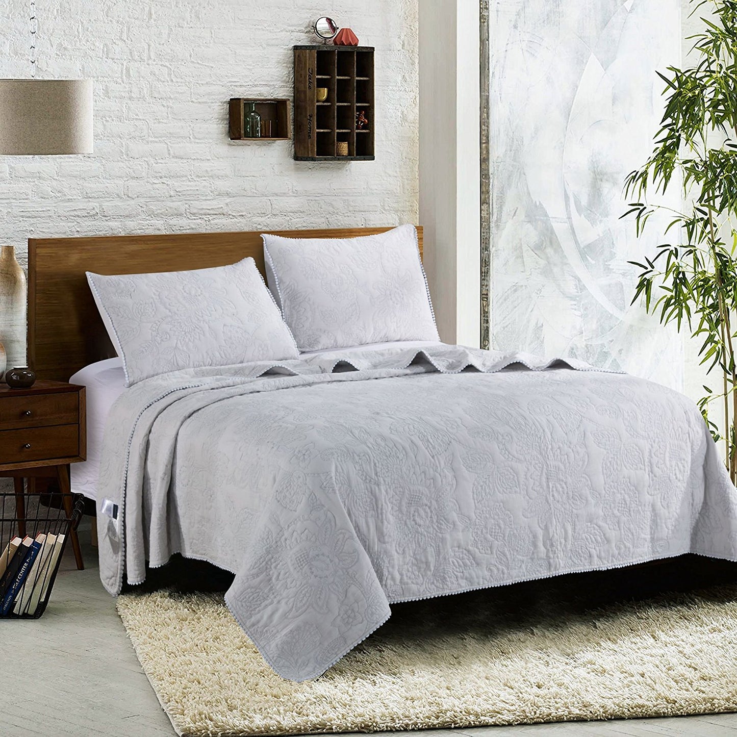 Soft Stone-Washed Floral Design Quilt Set