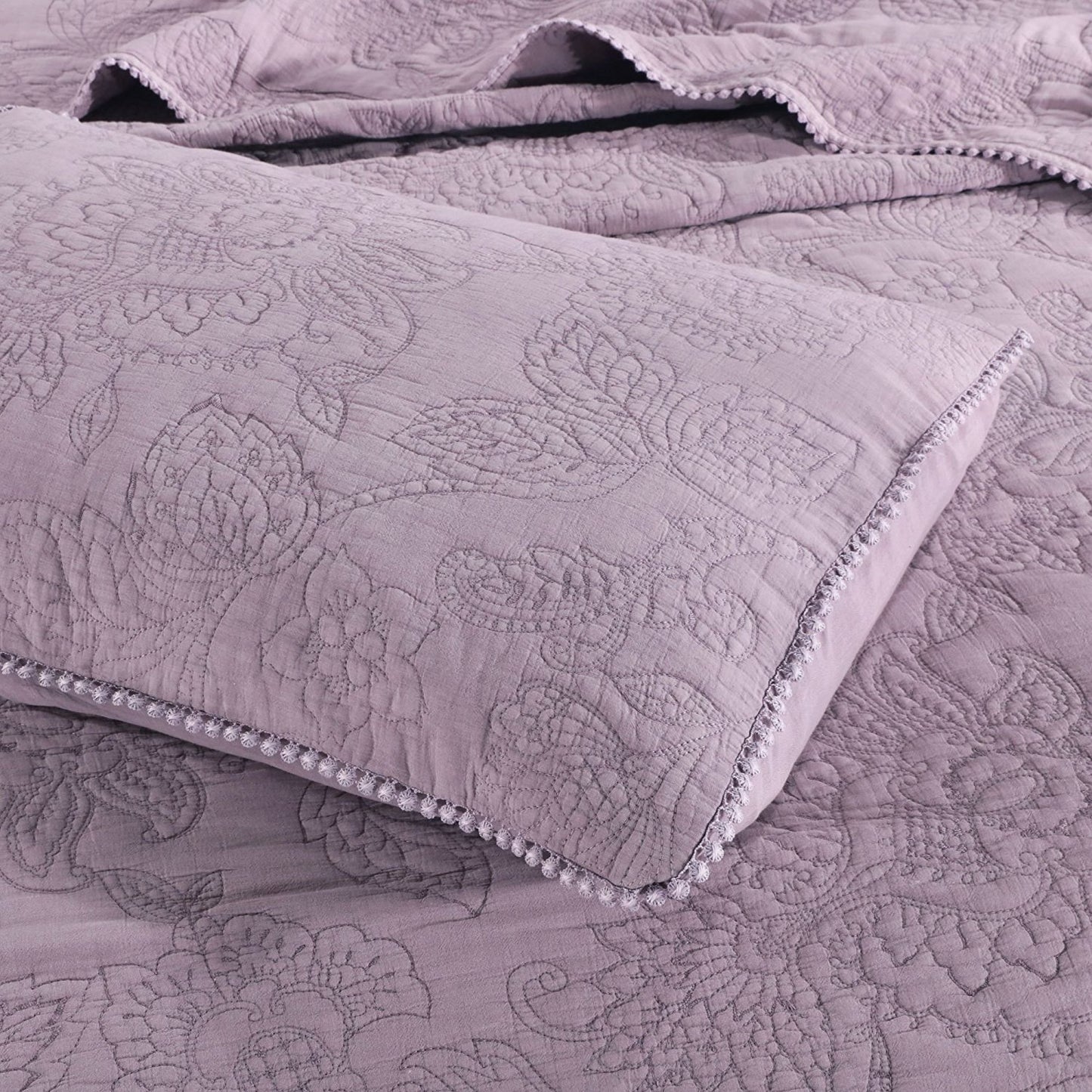 Soft Stone-Washed Floral Design Quilt Set