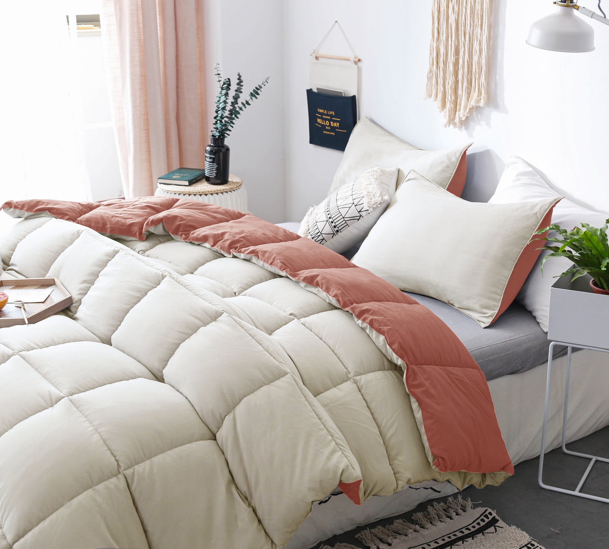 fall-bedding-soft-reversible-comforter-set-coral-navy-color